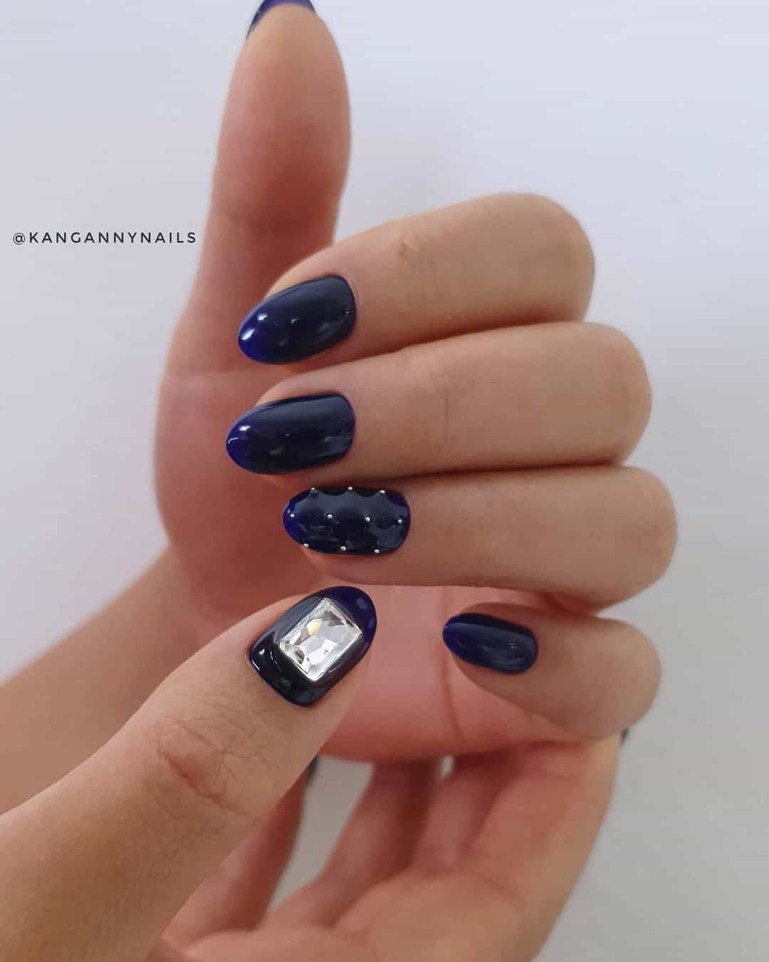 Navy Blue and Gold Wedding Nails