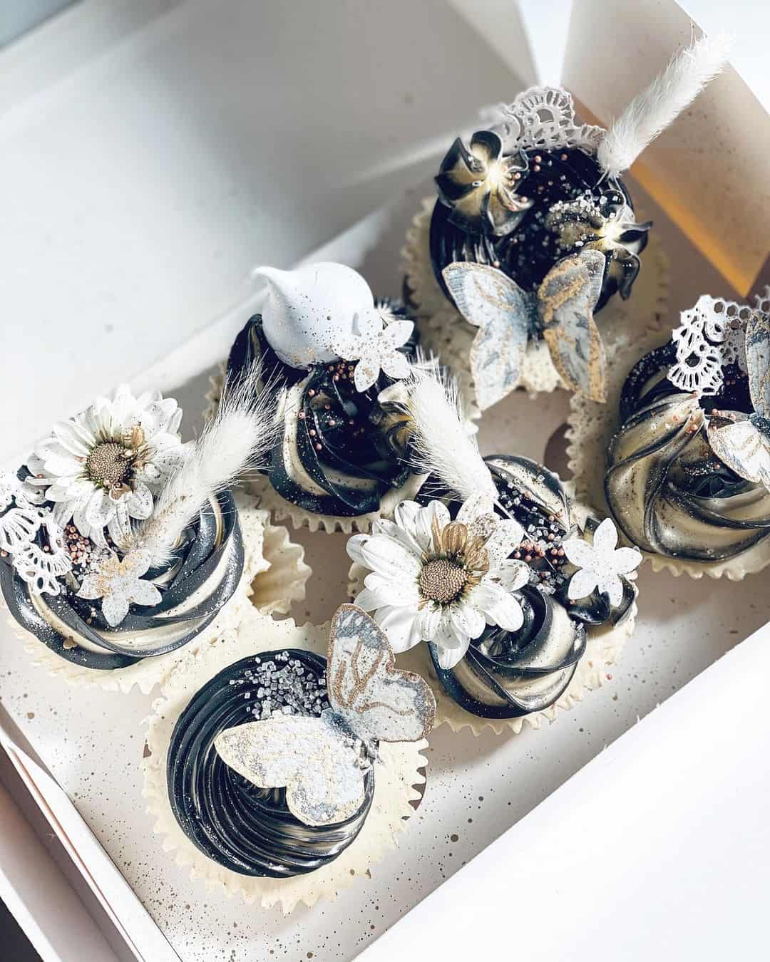 Black And White Cupcakes