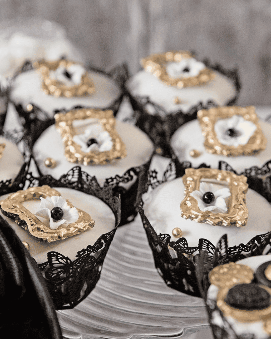 Rustic Ideas With Wedding Cupcakes