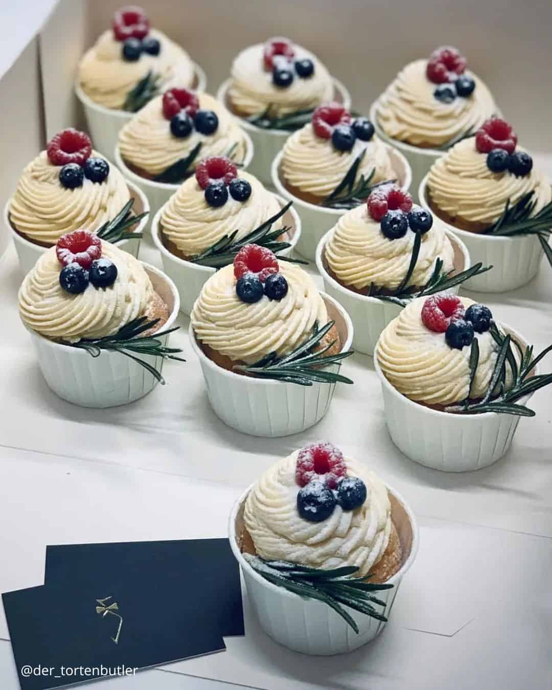 Christmas Wedding Cake Ideas