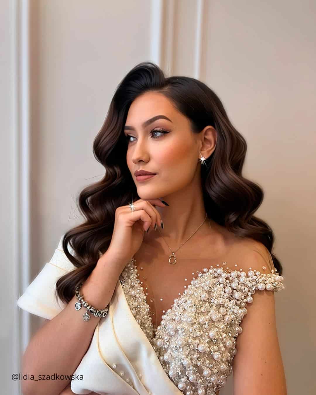 Classic Curly Hairstyles For Wedding