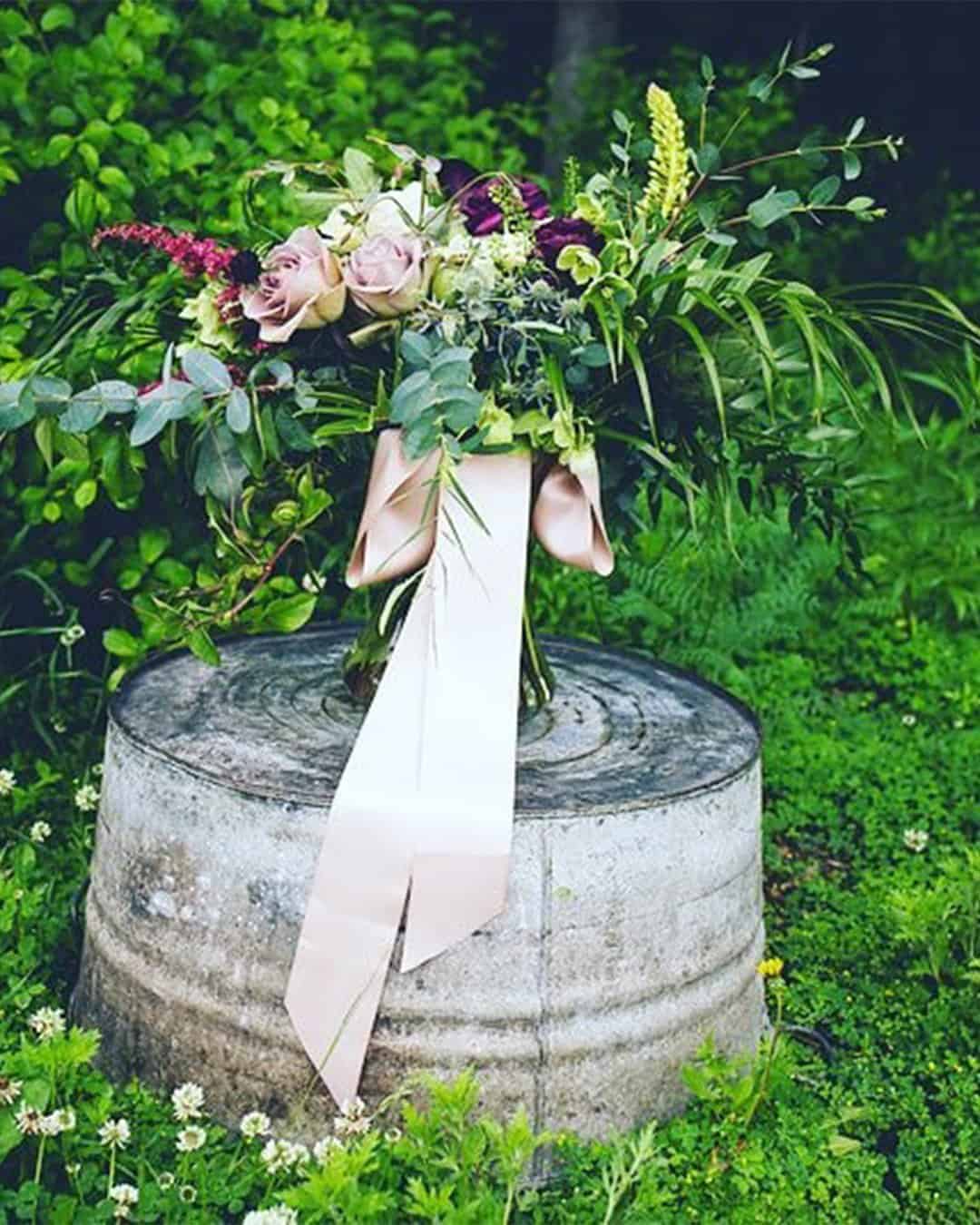 Unique Country Wedding Ideas With Wood Palettes