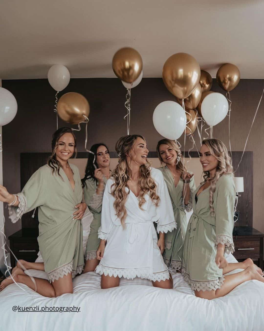 Creative Wedding Party Bridesmaid Photos