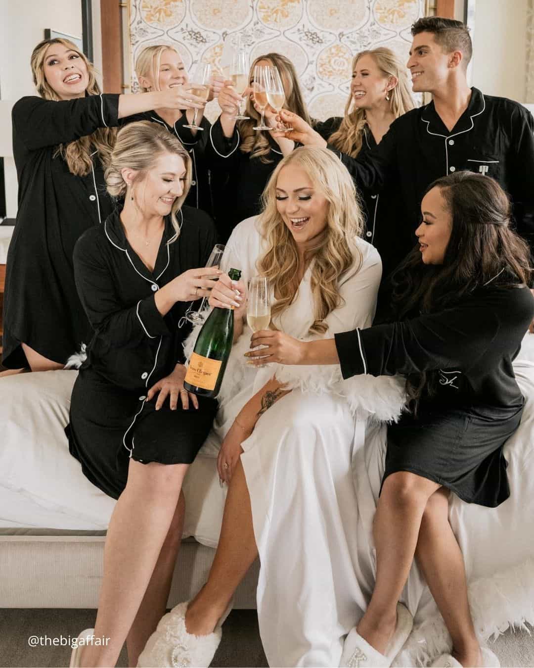 Creative Funny Wedding Photo Ideas