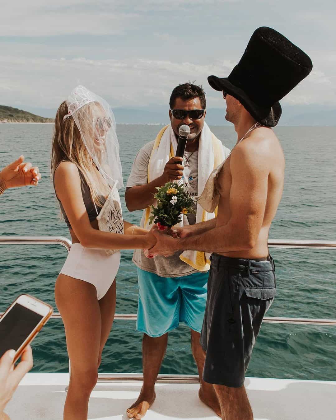 Creative Wedding Photos With Mirrors