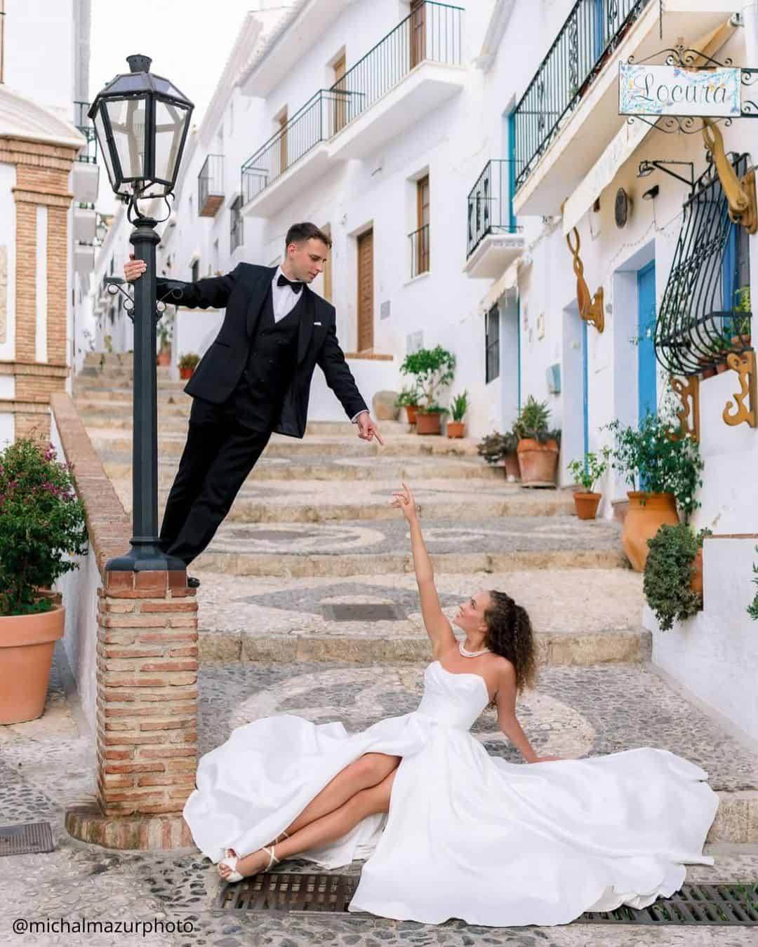 Creative Wedding Photo Ideas Bride and Groom
