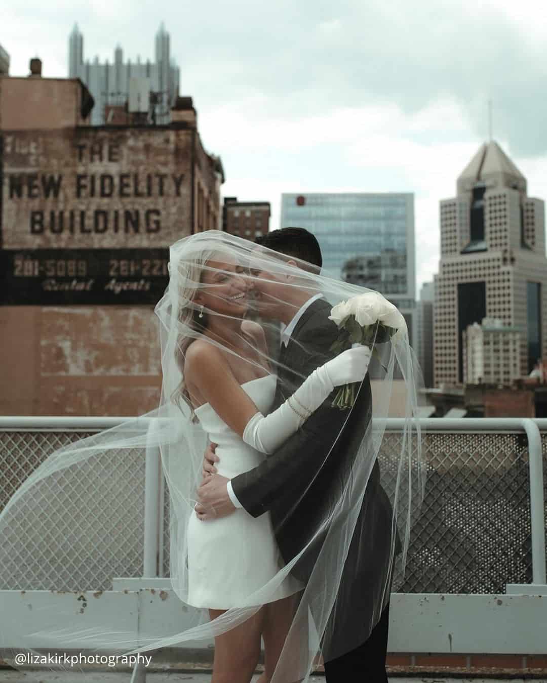 Romantic Photos of the Groom and Bride