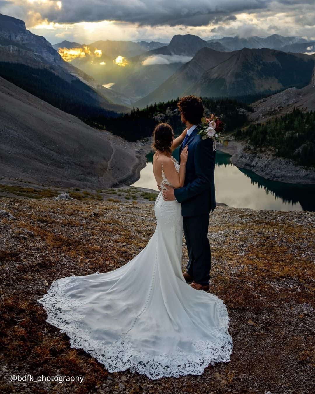 Romantic Photos of the Groom and Bride