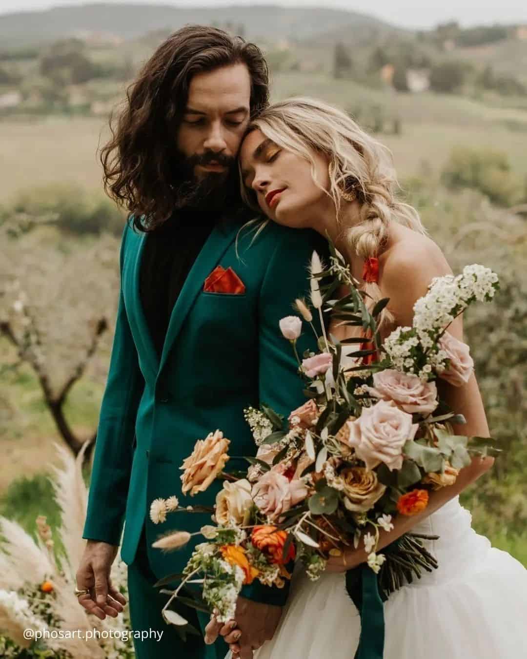 Capturing Huge Wedding Couple Moments