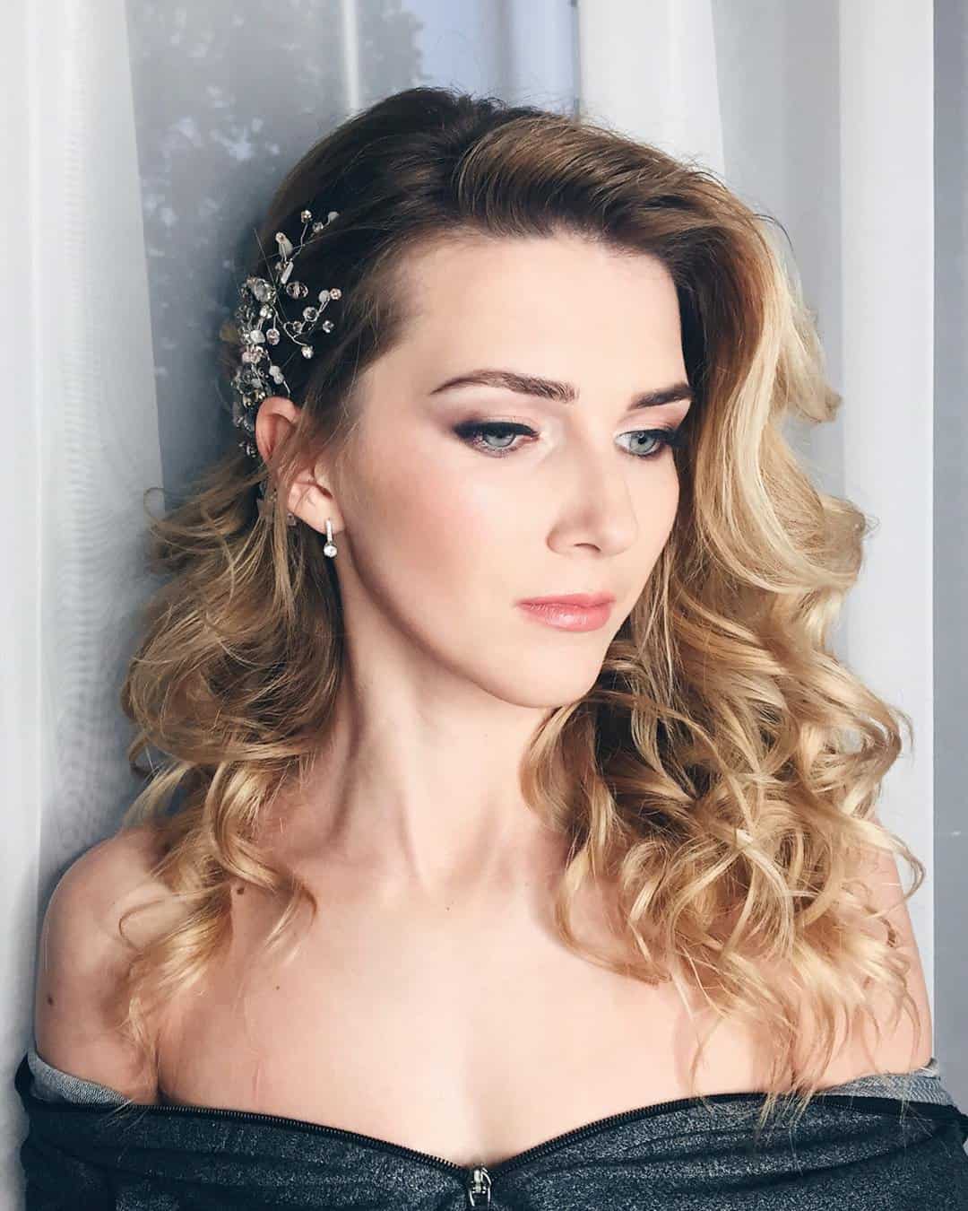 Down Loose Curls Wedding Hair DIY