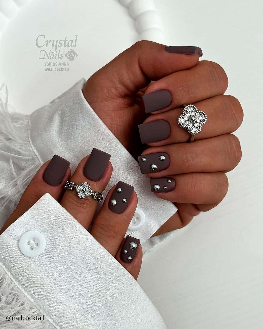 Gel, Acrylic, or Natural? What’s the Best?