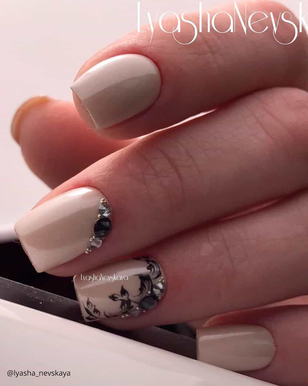 Neutral Nails