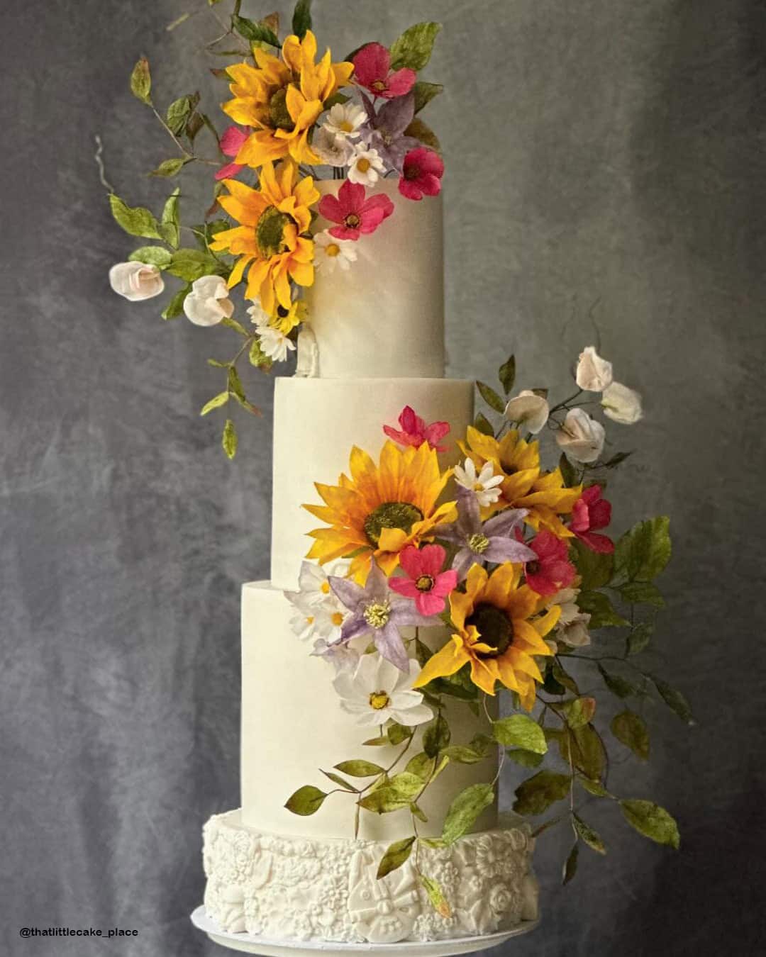 Burgundy Fall Flowers For Wedding Cake