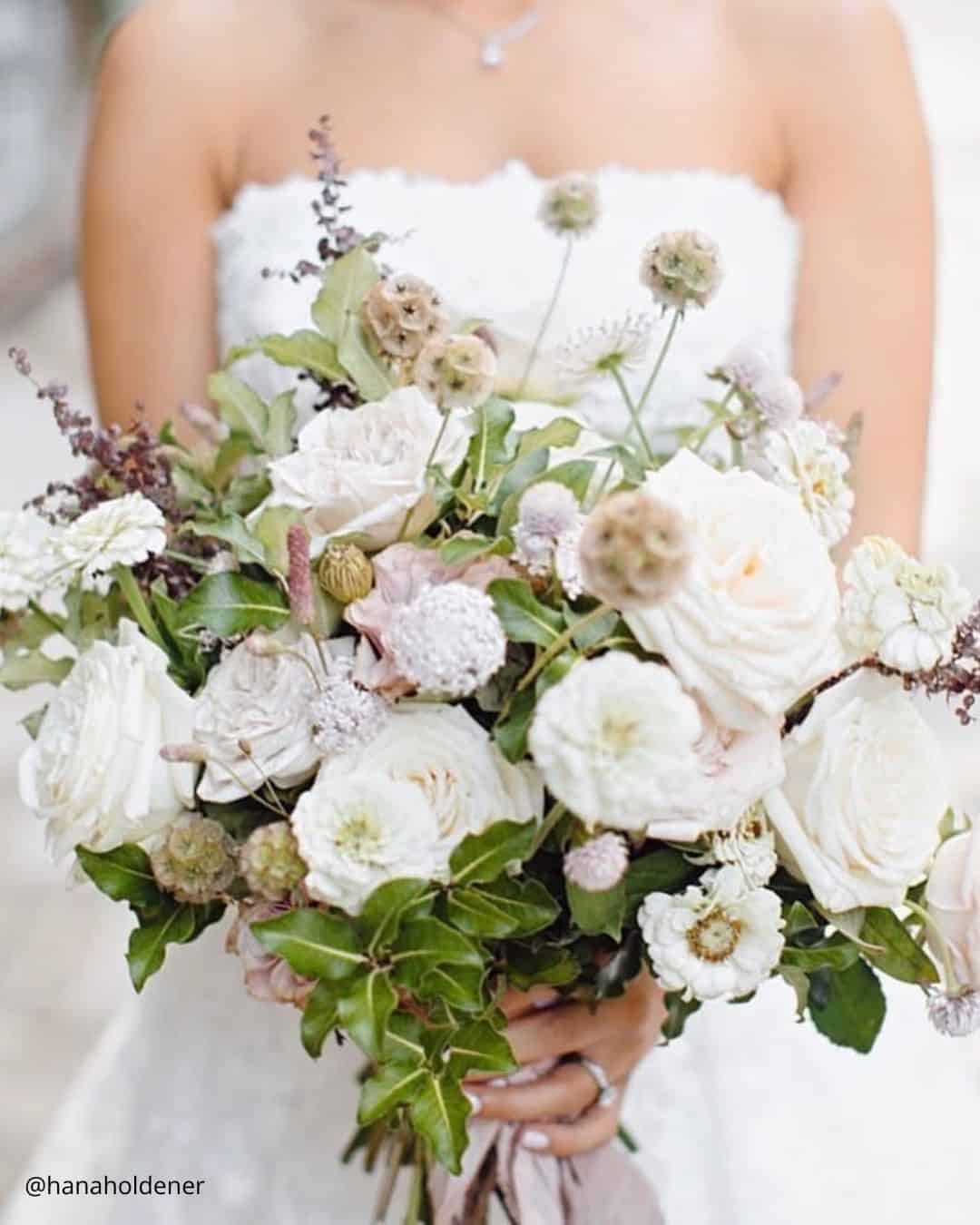 Chic Bouquets For Winter Wedding