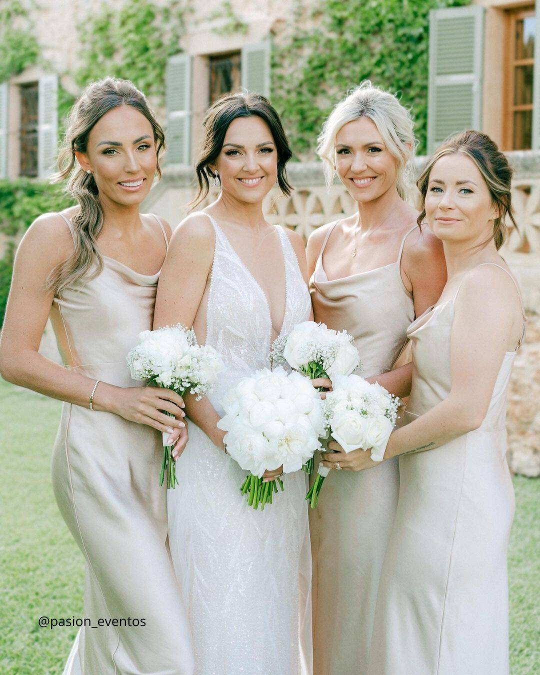 Unique Winter Bridal Bouquets