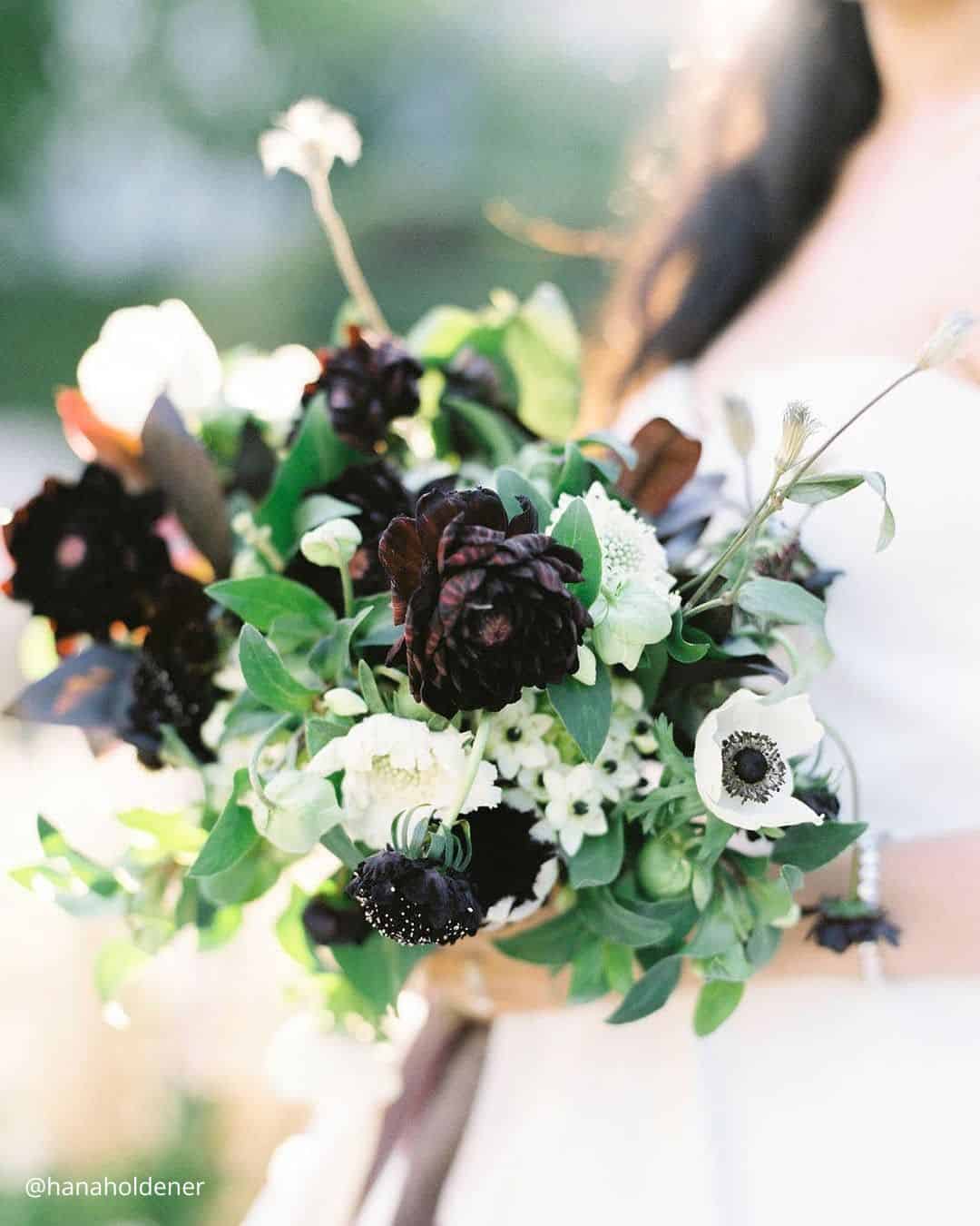 Unique Winter Bridal Bouquets