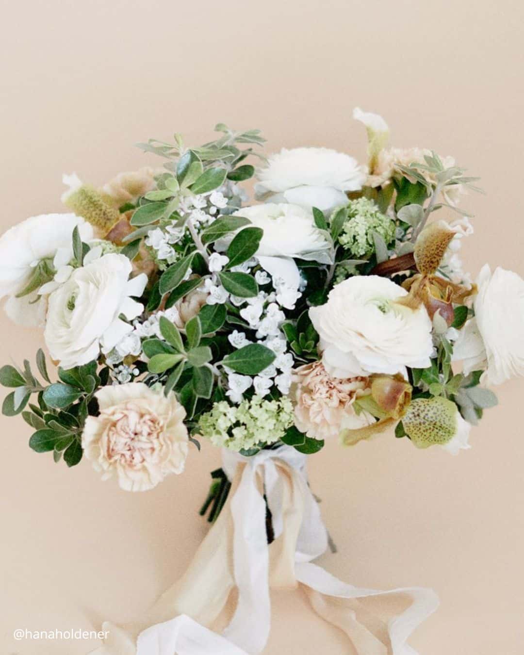 Chic Bouquets For Winter Wedding