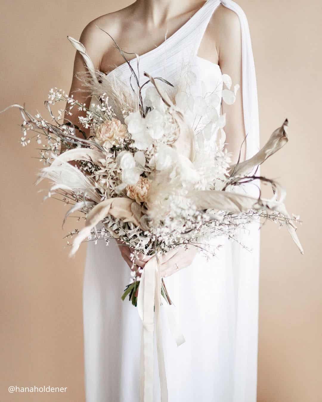 Winter Bouquets for a Fabulous Wedding