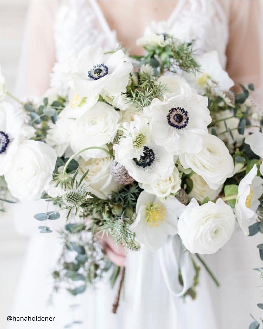 Simple Winter Wedding Bouquets