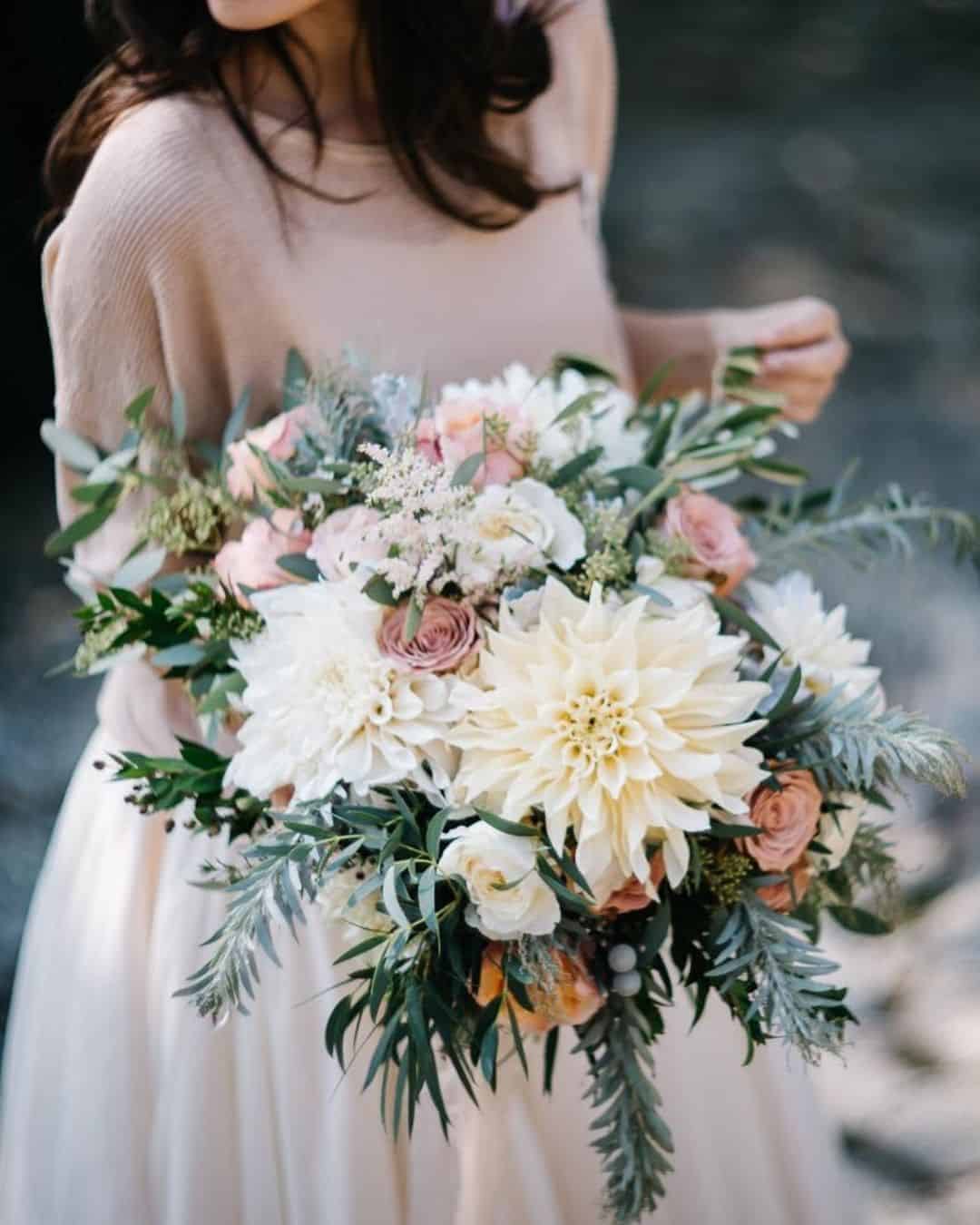 Simple Winter Wedding Bouquets