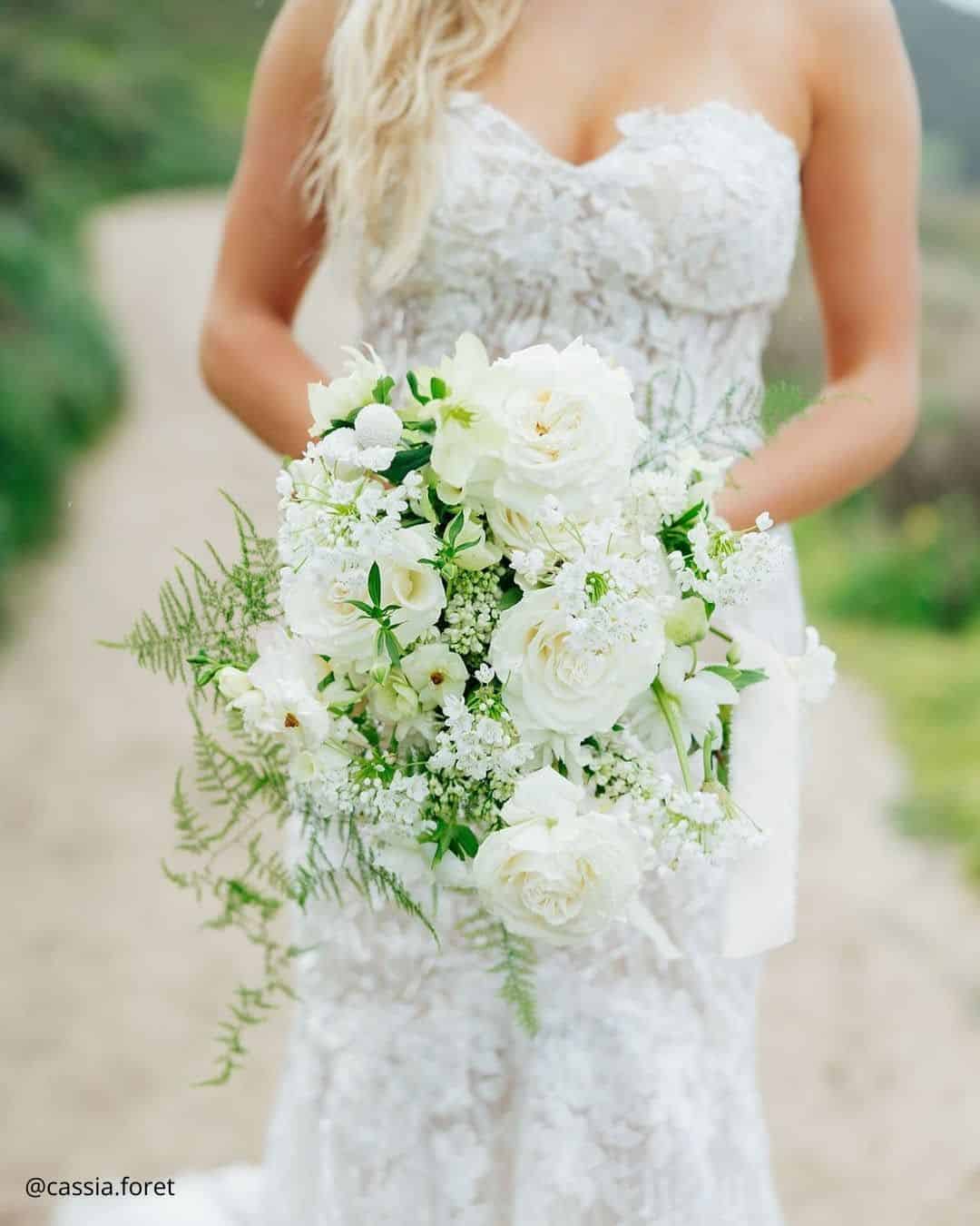 Simple Winter Wedding Bouquets