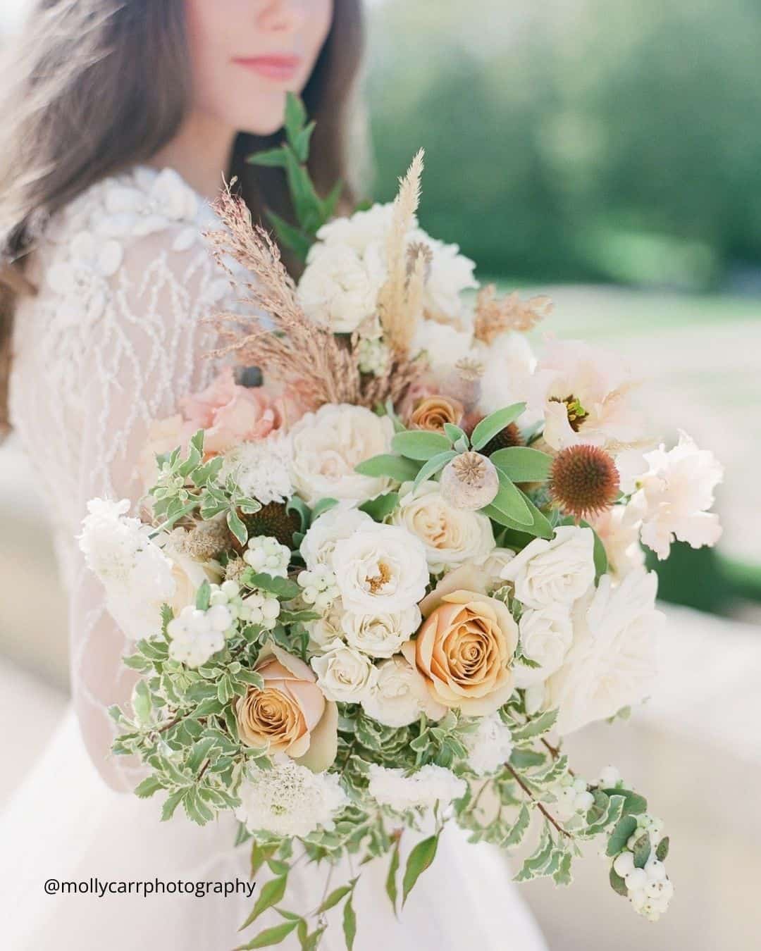 Simple Winter Wedding Bouquets