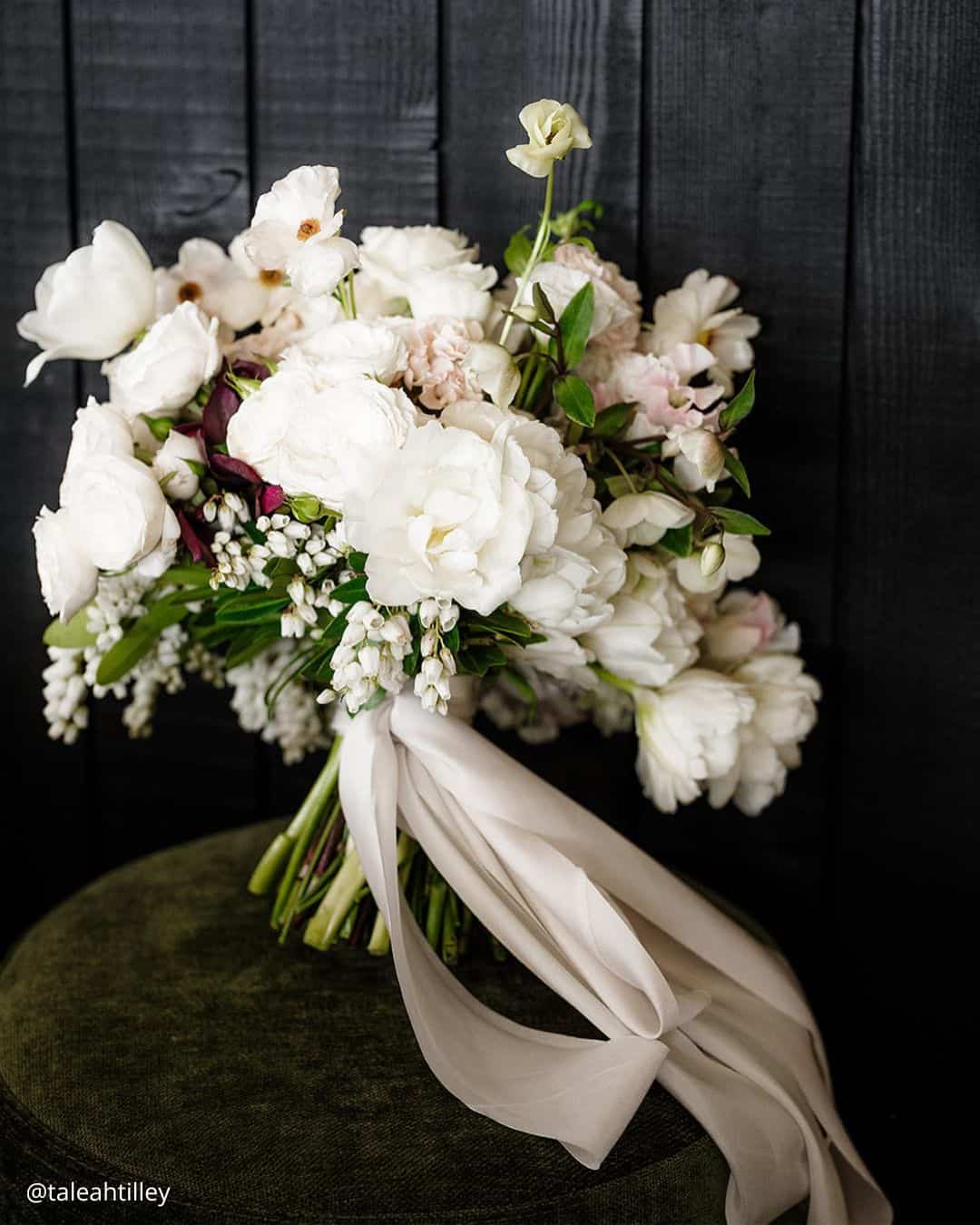 Simple Winter Wedding Bouquets