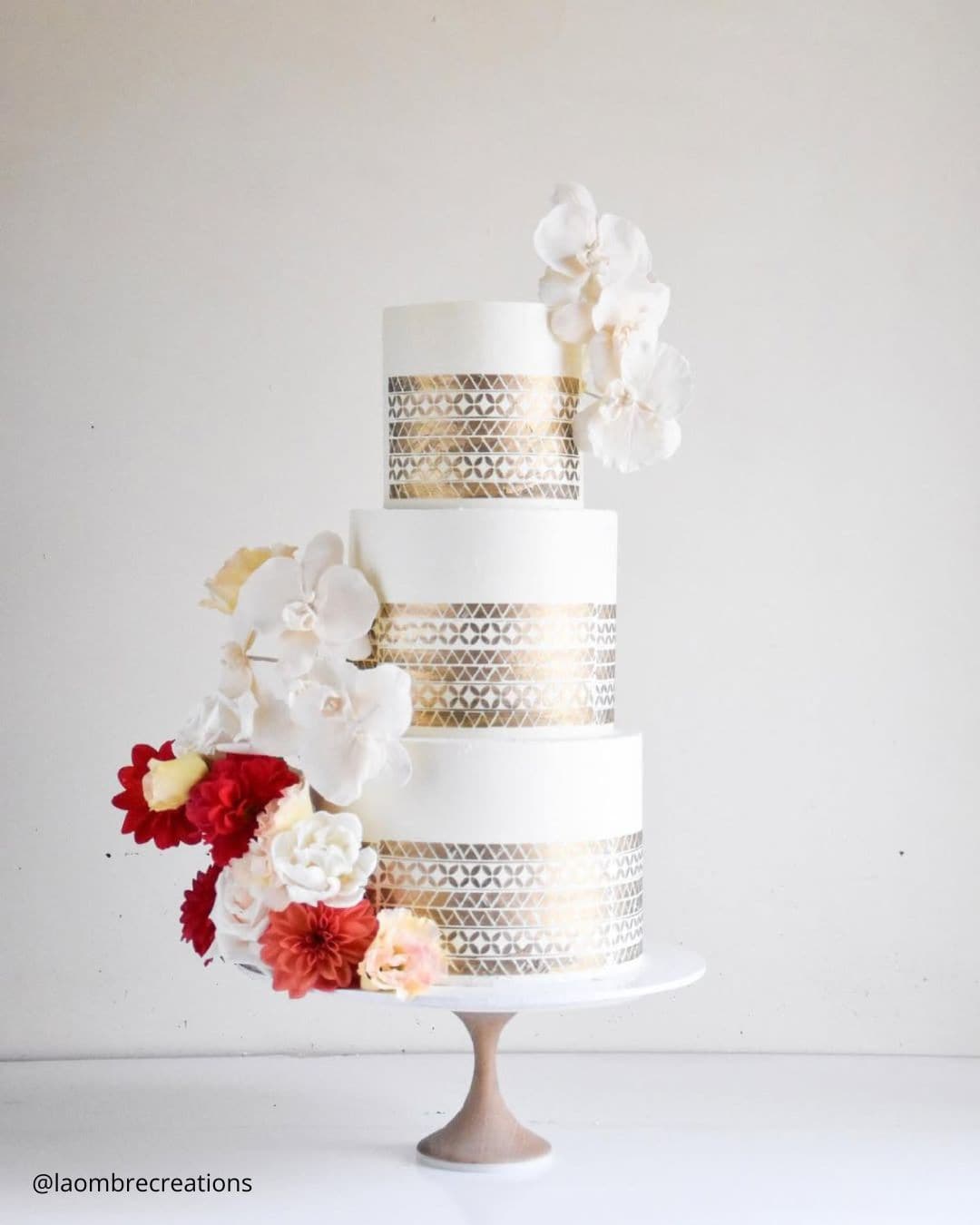 Wedding Cakes With Ornament Decor