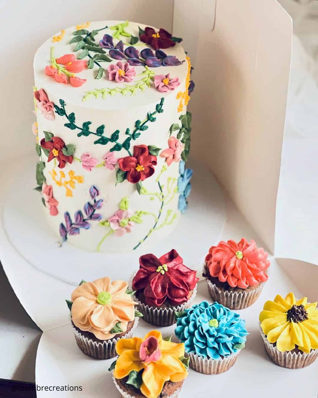 Mexican Wedding Cakes With Flowers