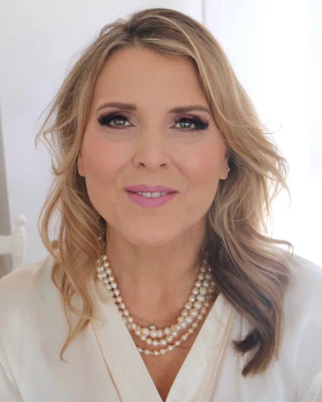 Soft Mother Of The Bride Makeup