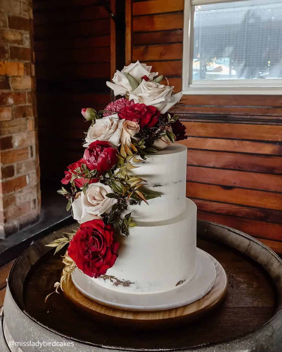 Barefaced Beauty: Naked Wedding Cakes With Flowers