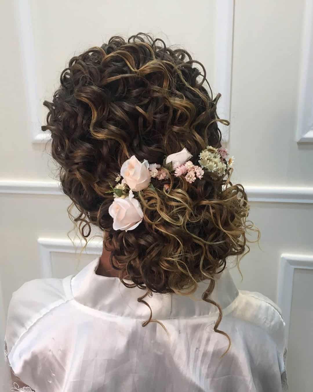 Natural Curly Hairstyles for Wedding