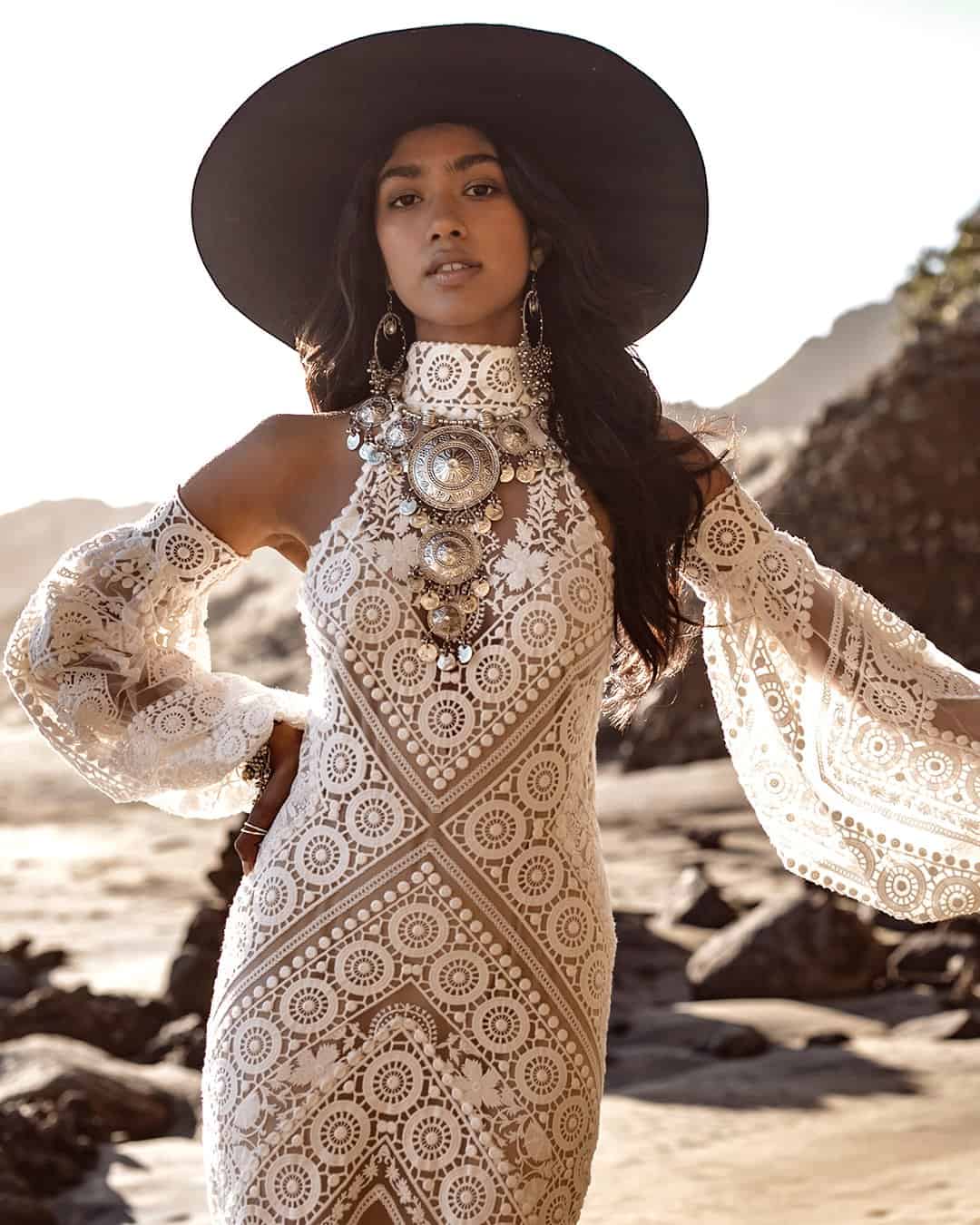 What accessories are most suitable for a country/boho wedding?