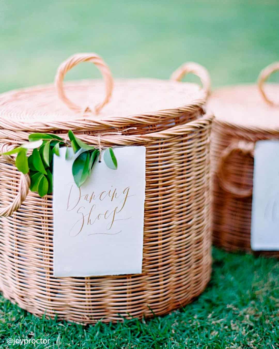 Creative Rustic Escort Card Displays