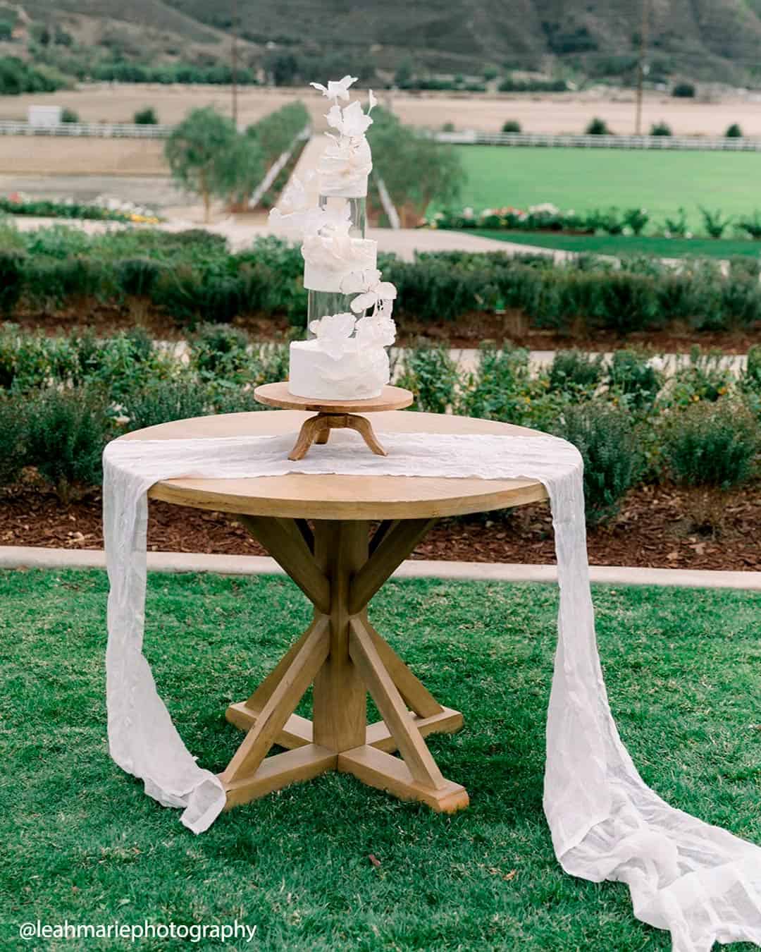 Wooden Slice – Budget Rustic Wedding Ideas