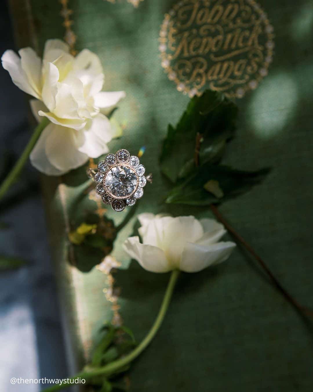 Pear Cut Engagement Rings