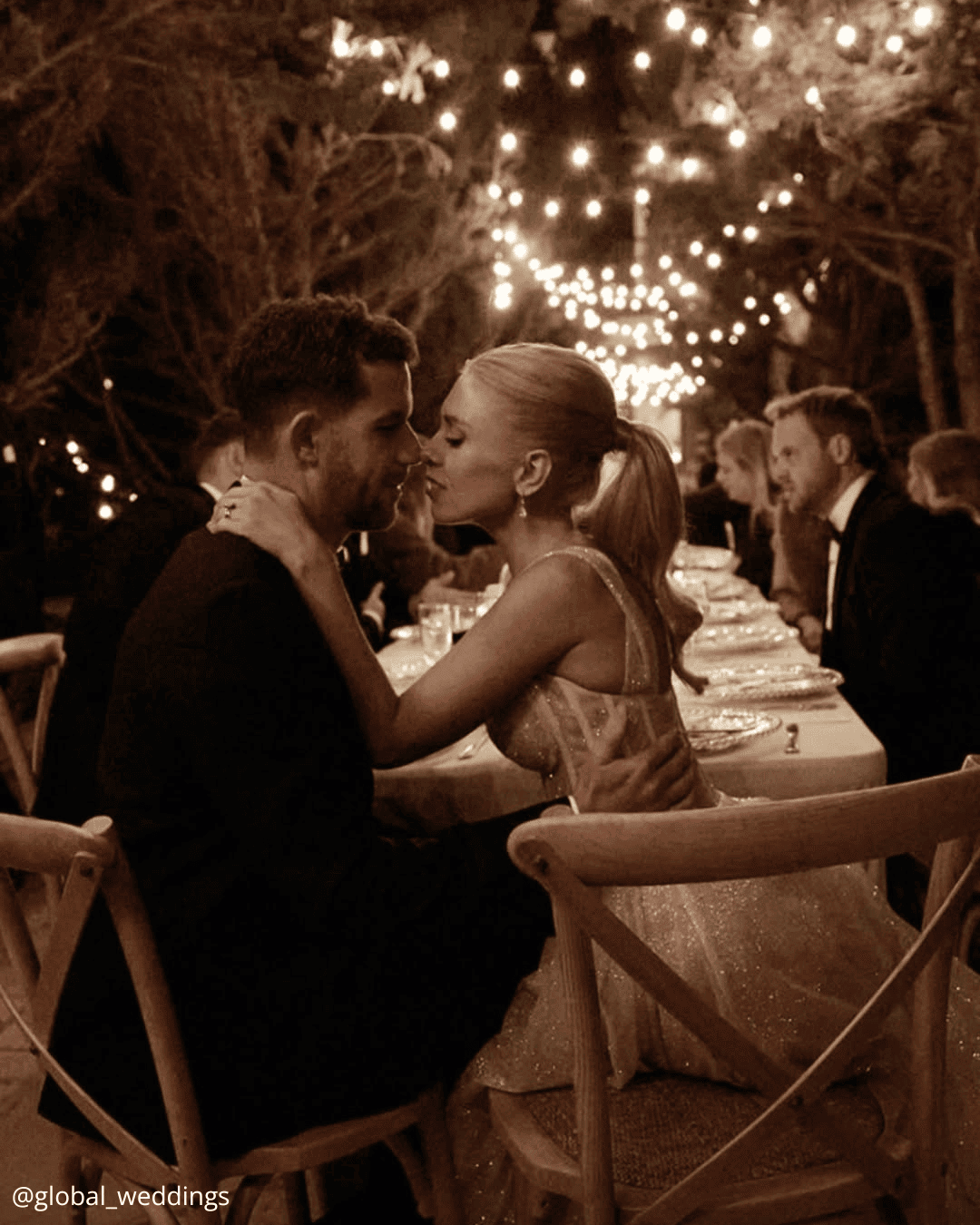 Incredible Night Wedding Photos With Lights