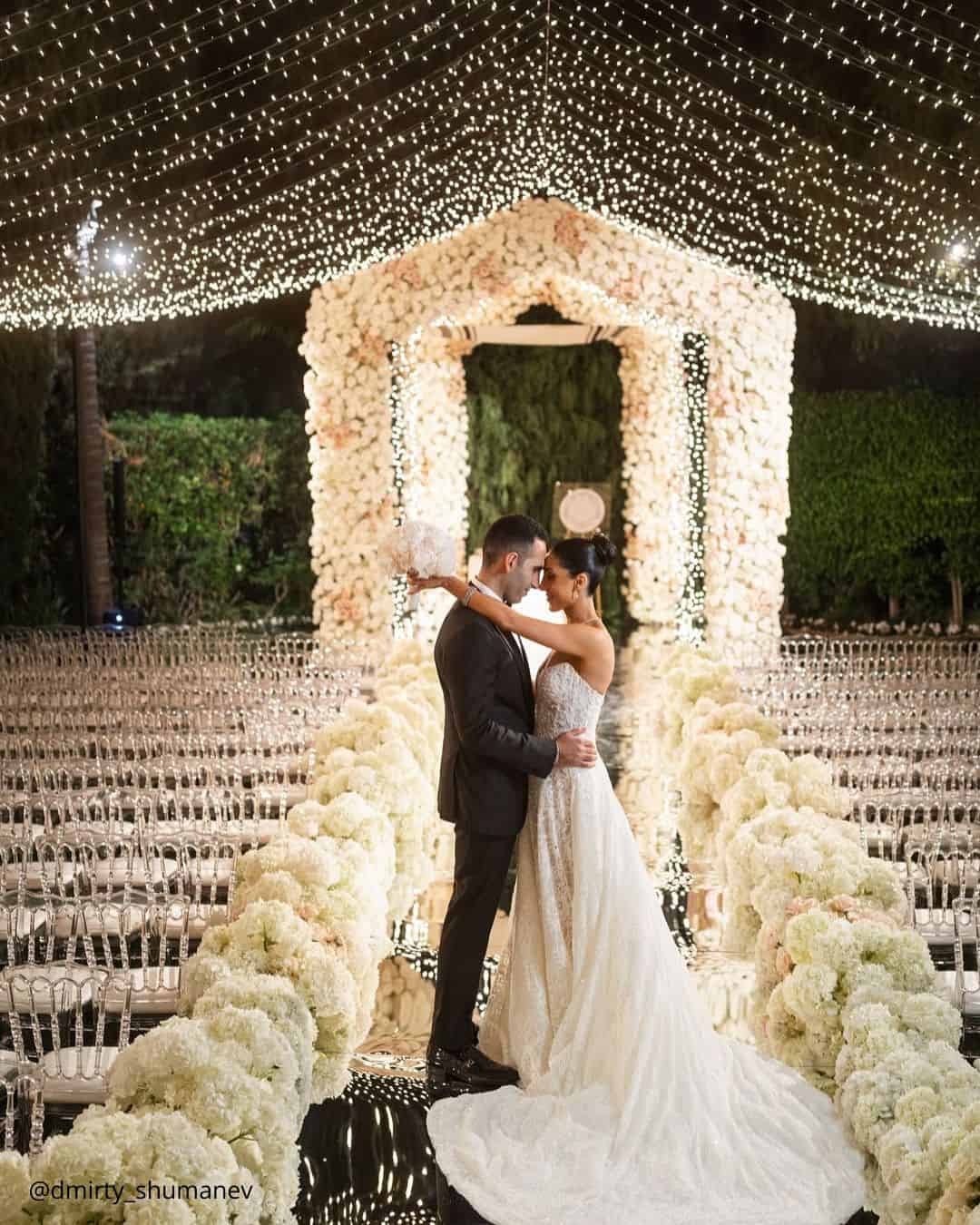 Incredible Night Wedding Photos With Lights