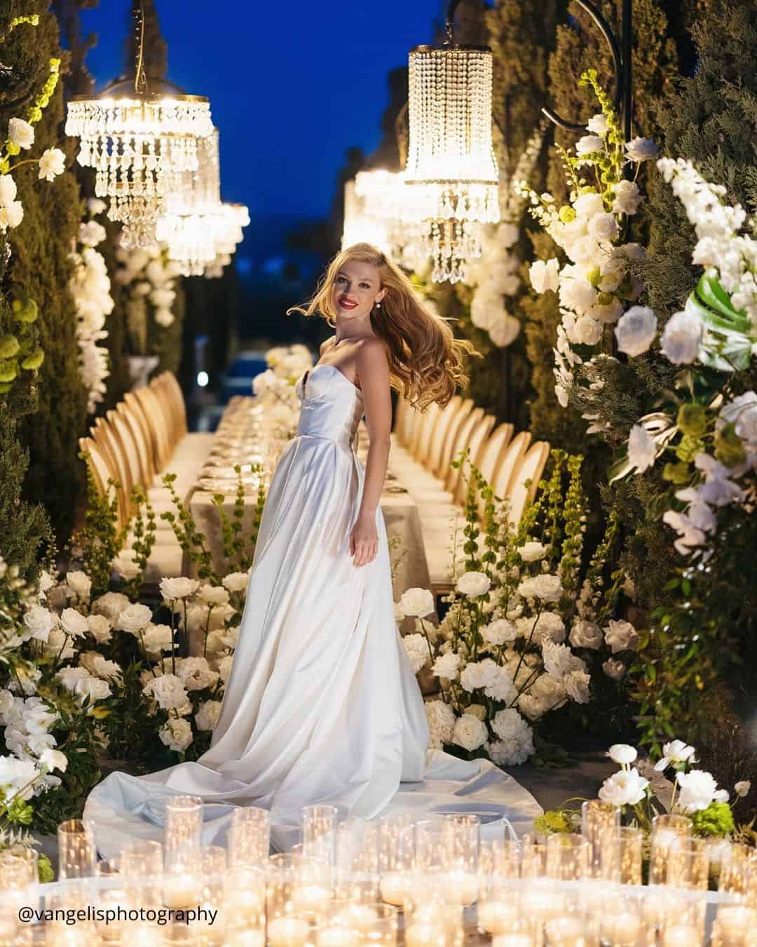 Incredible Night Wedding Photos With Lights