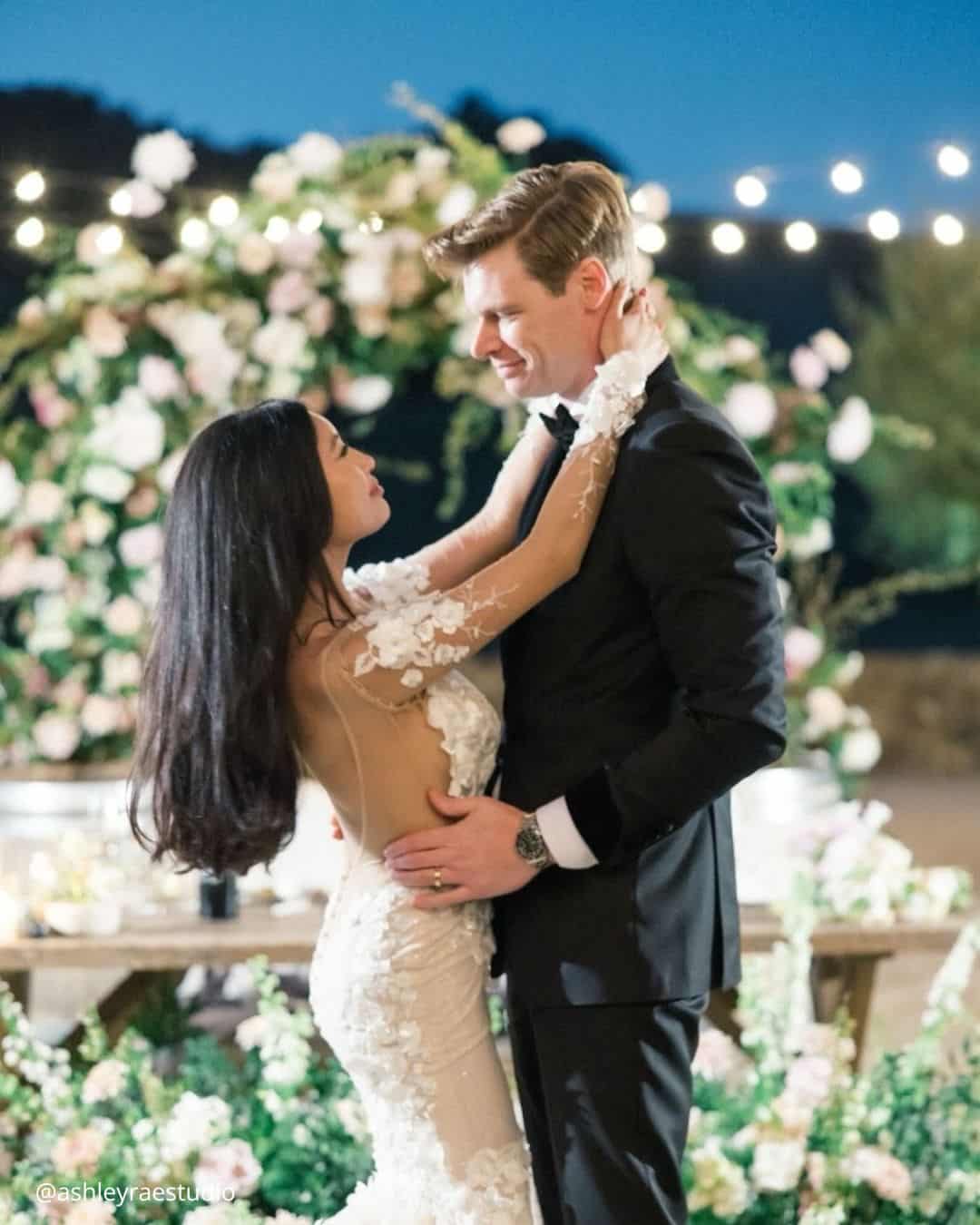 Incredible Night Wedding Photos With Sparklers