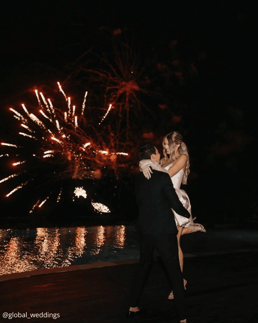 Beautiful Photos With Wedding Fireworks