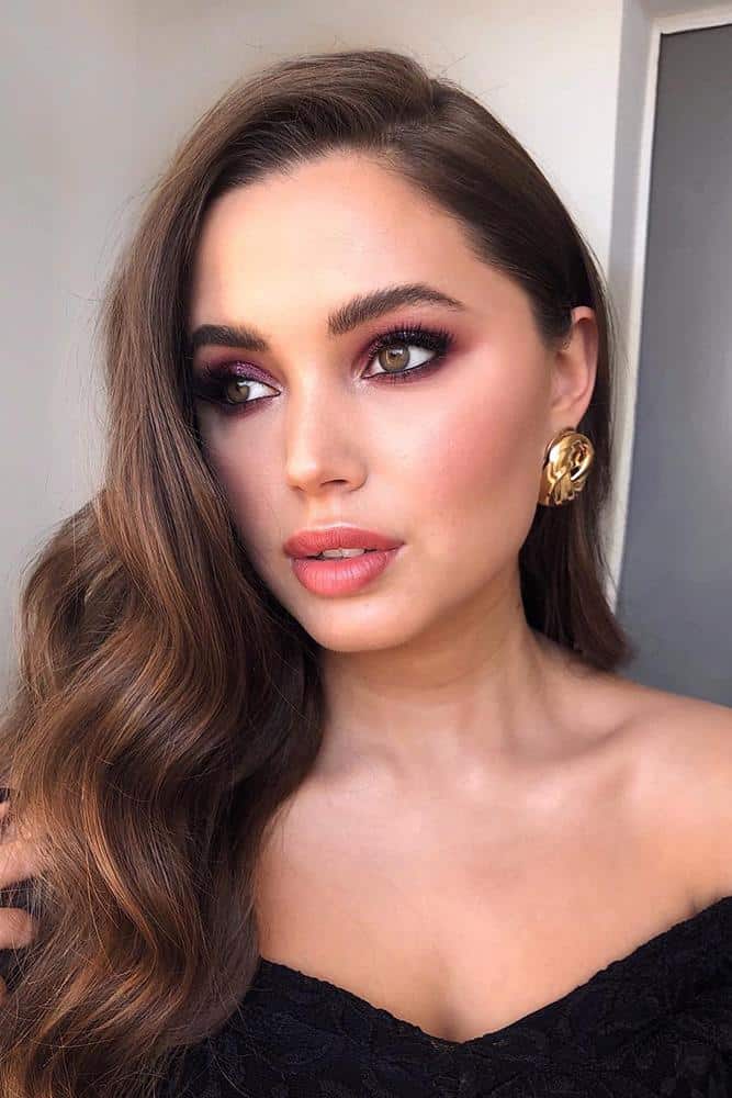 Photo 34-36: Tender Natural Makeup For Brunettes