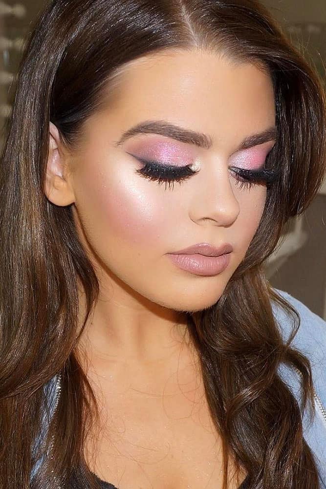 Photo 34-36: Tender Natural Makeup For Brunettes