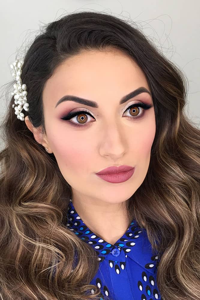 Photo 34-36: Tender Natural Makeup For Brunettes