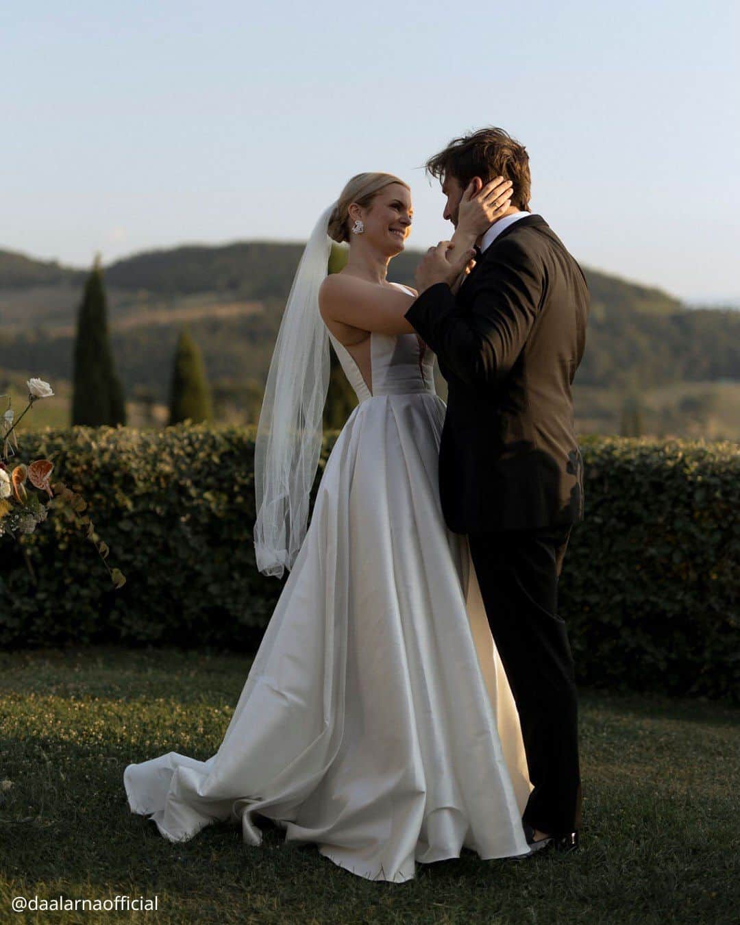 wedding photos the first meeting of the betrothed the lucky one on one for each other daalarnaofficial