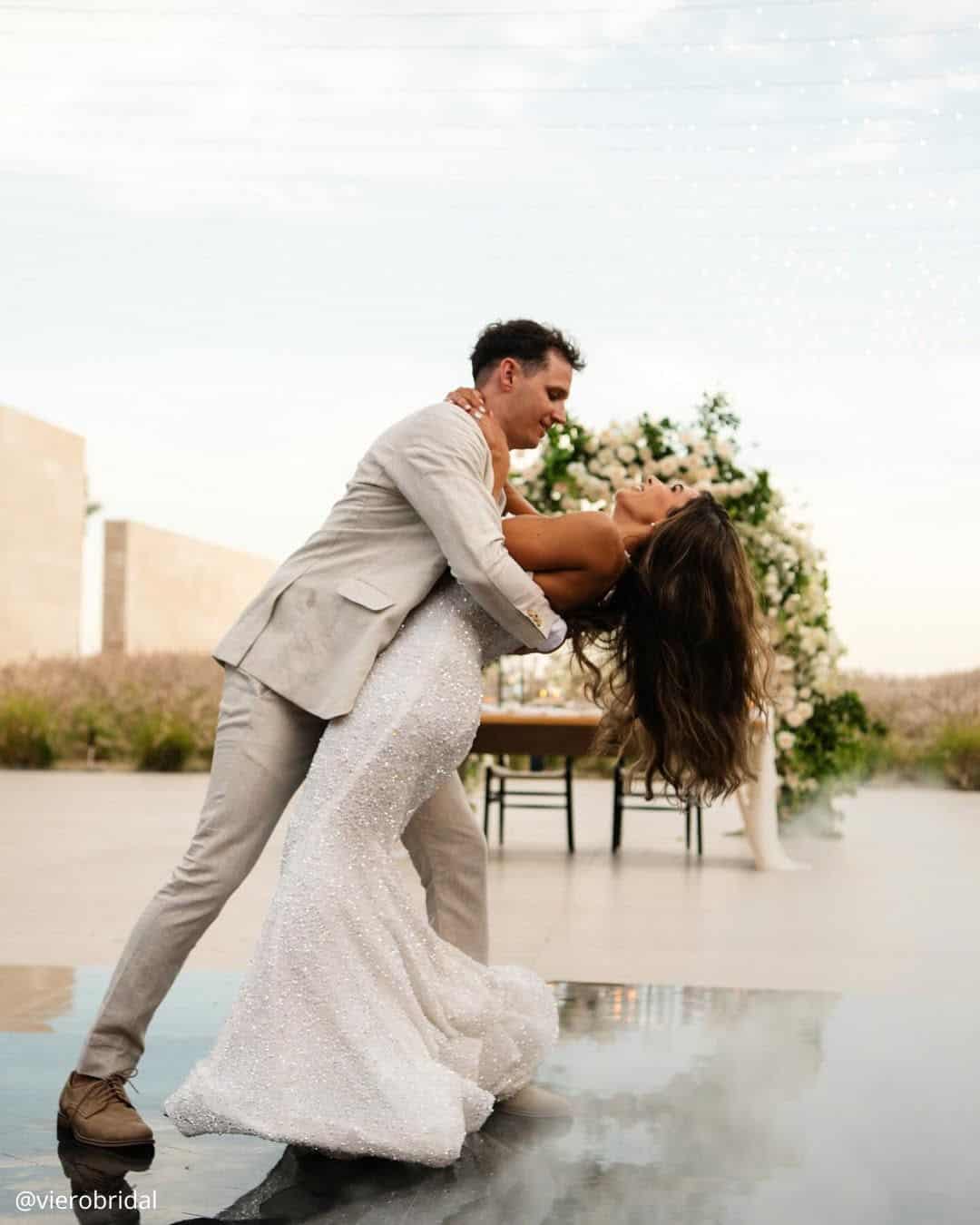 wedding photos happy brides dance the first dance vierobridal