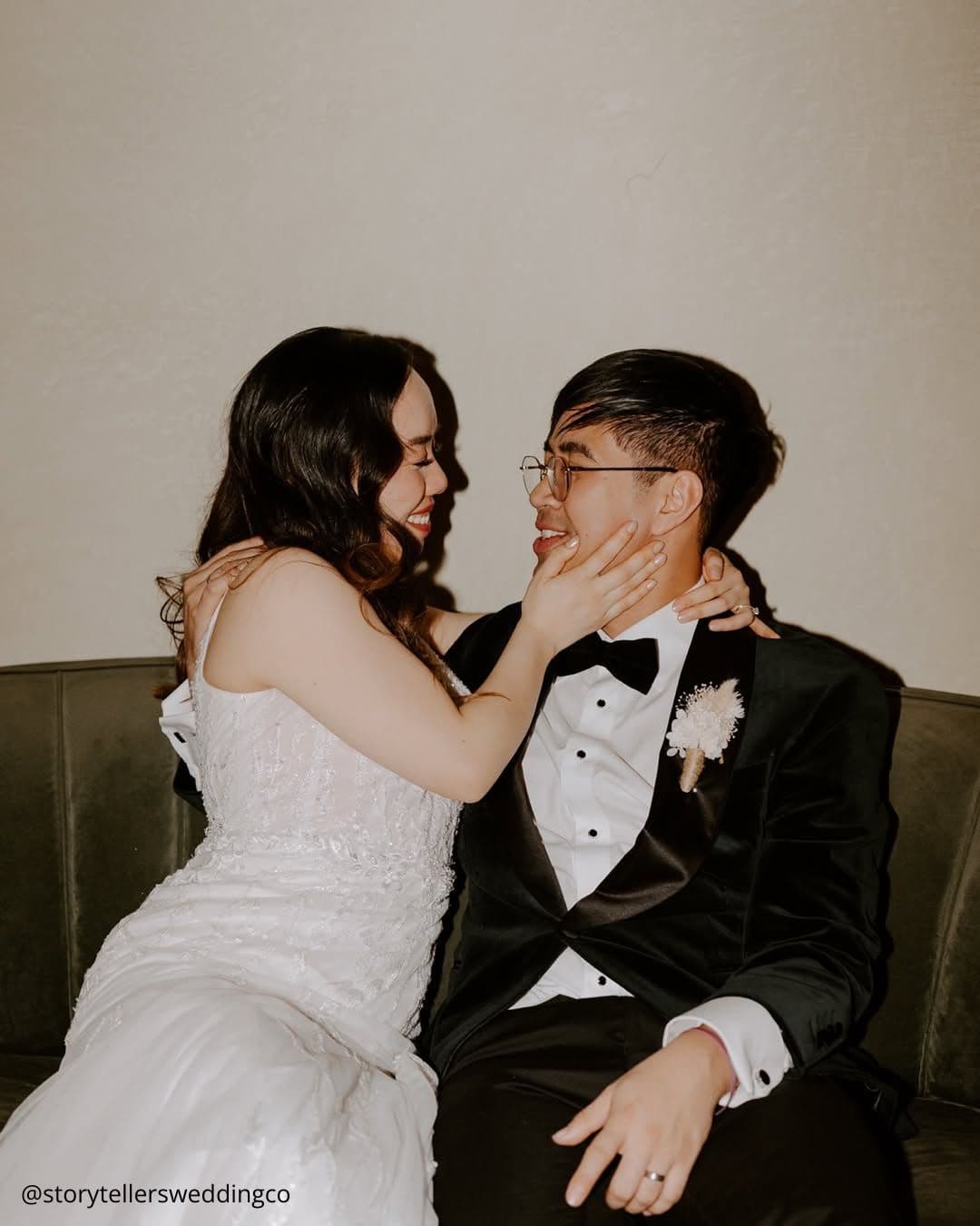 wedding photos magical night of brides faces by the light of lanterns storytellersweddingco