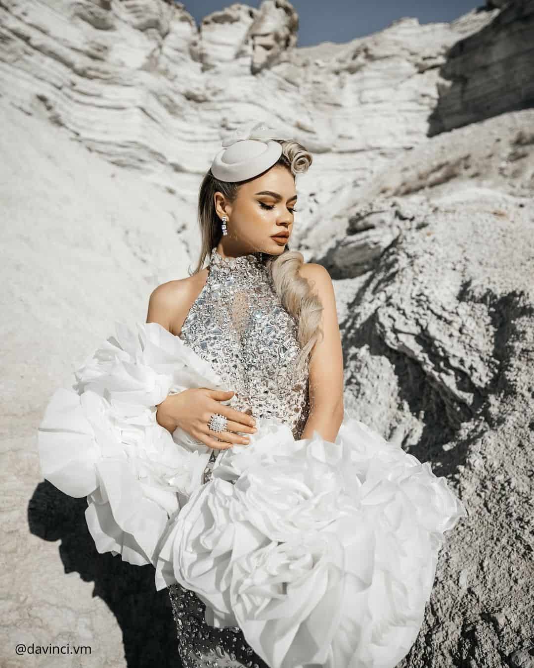 wedding photos magical beautiful bride in an impressive dress strewn with stones davinci.vm
