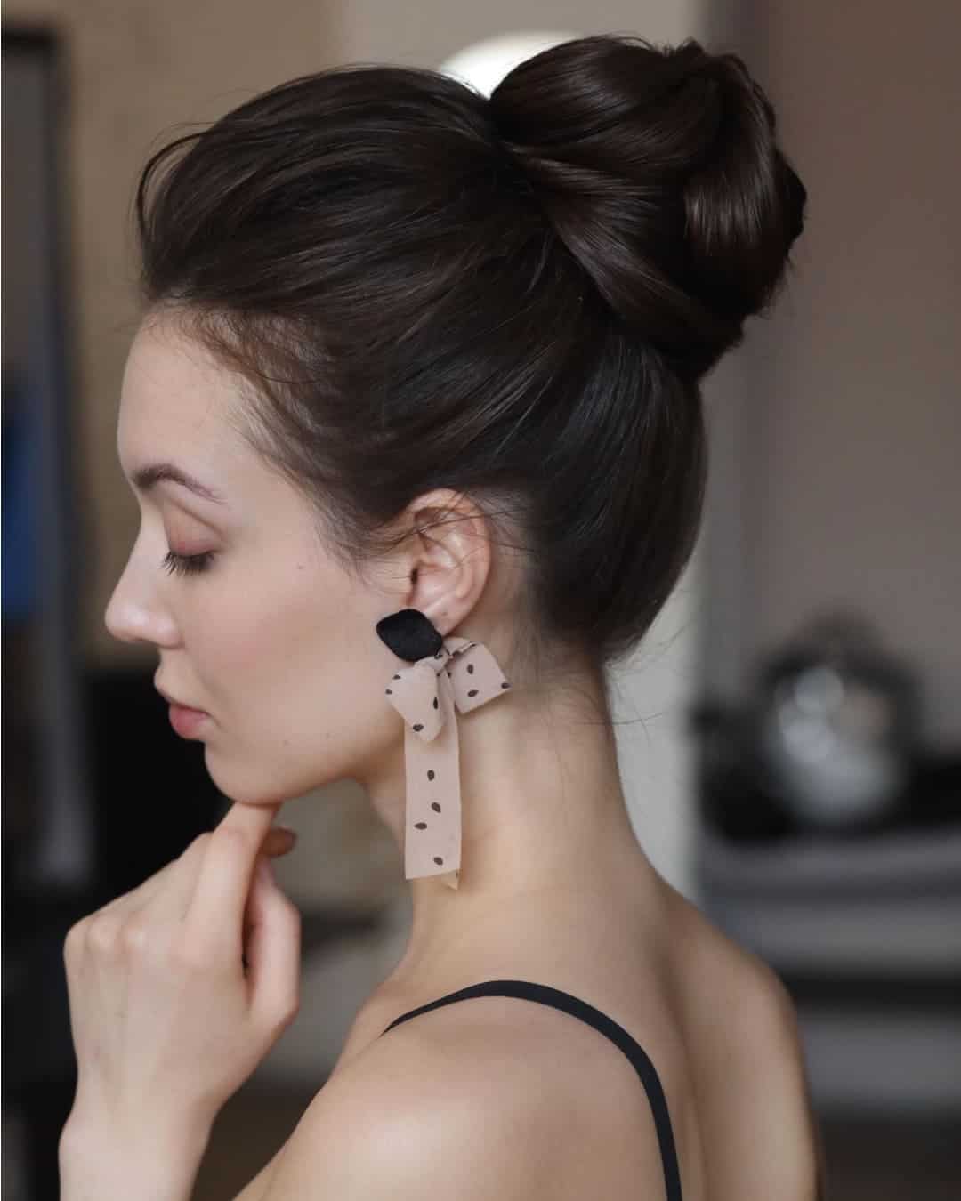 Elegant Bun With Rose Gold Floral Hair Vine