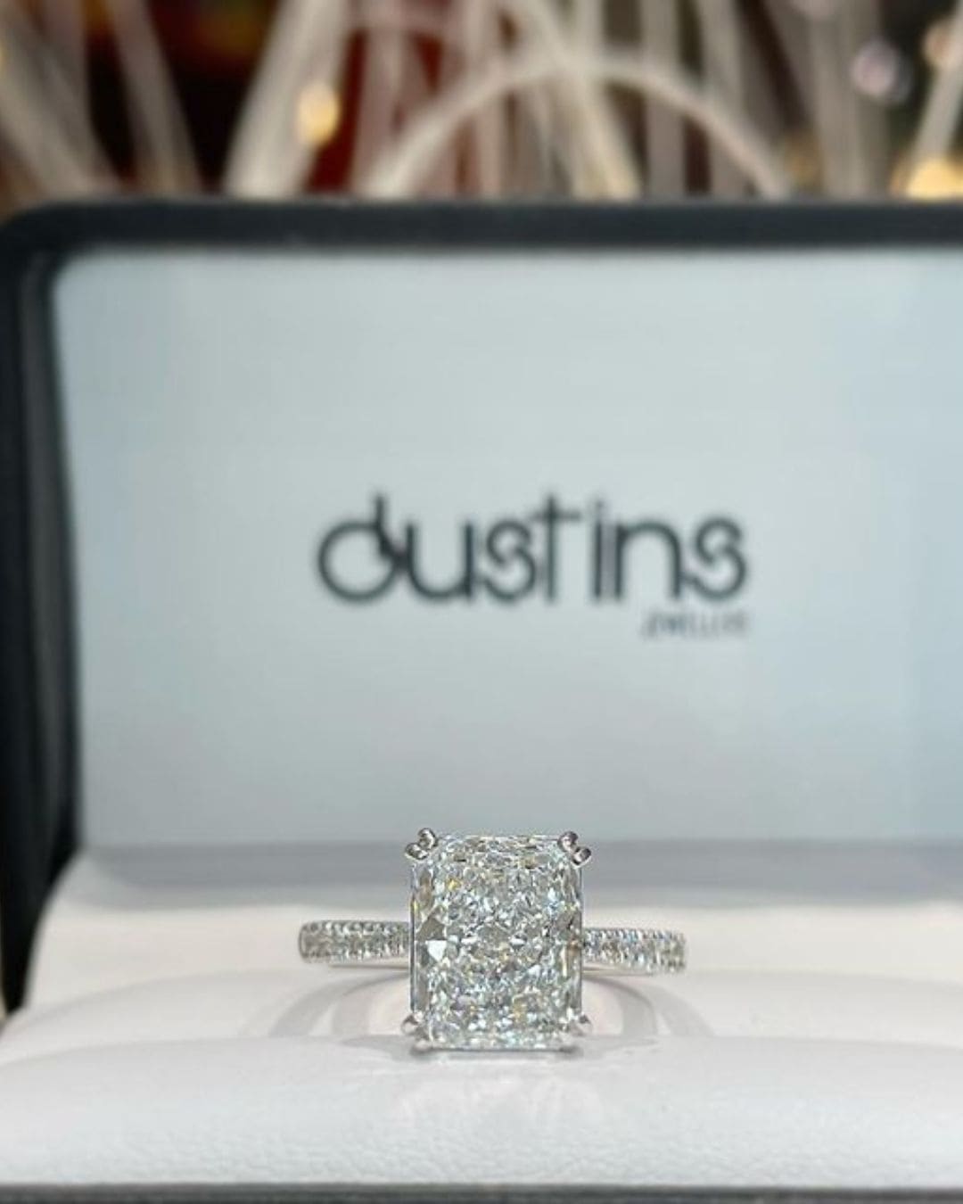 Round Engagement Rings